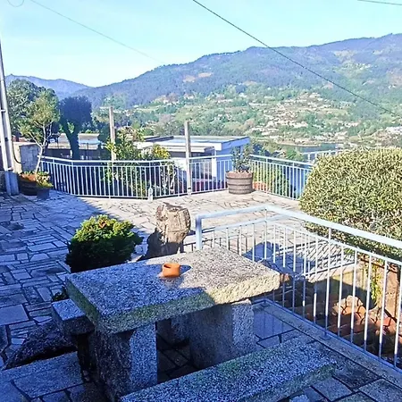 Casa Da Lage - Lareira - Maison d'hôtes Gerês
