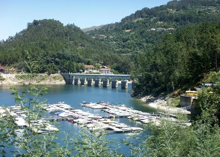 Casa Da Lage T1 Com Lareira - Piscina A Partir De 1 Abril - Maison d'hôtes Gerês