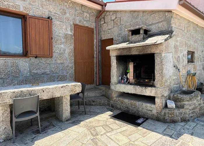 Casa Da Lage T1 Com Lareira - Piscina A Partir De 1 Abril - Maison d'hôtes 4*