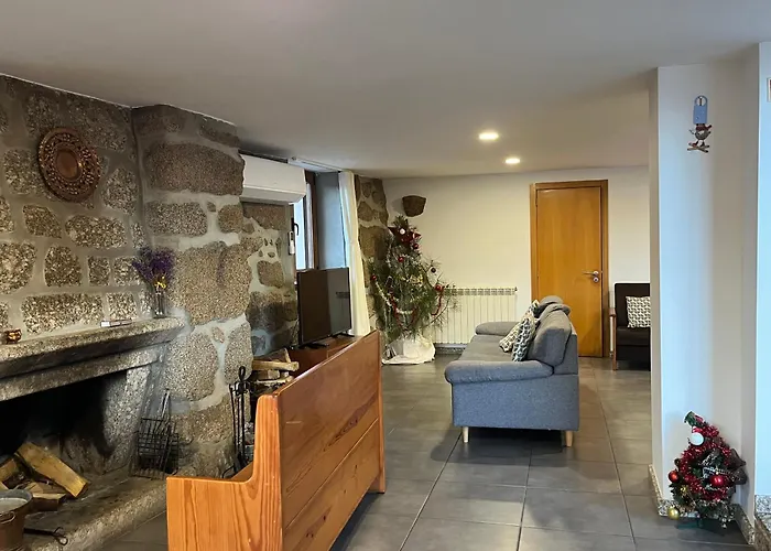 Casa Da Lage T1 Com Lareira - Piscina A Partir De 1 Abril - 4* Gerês